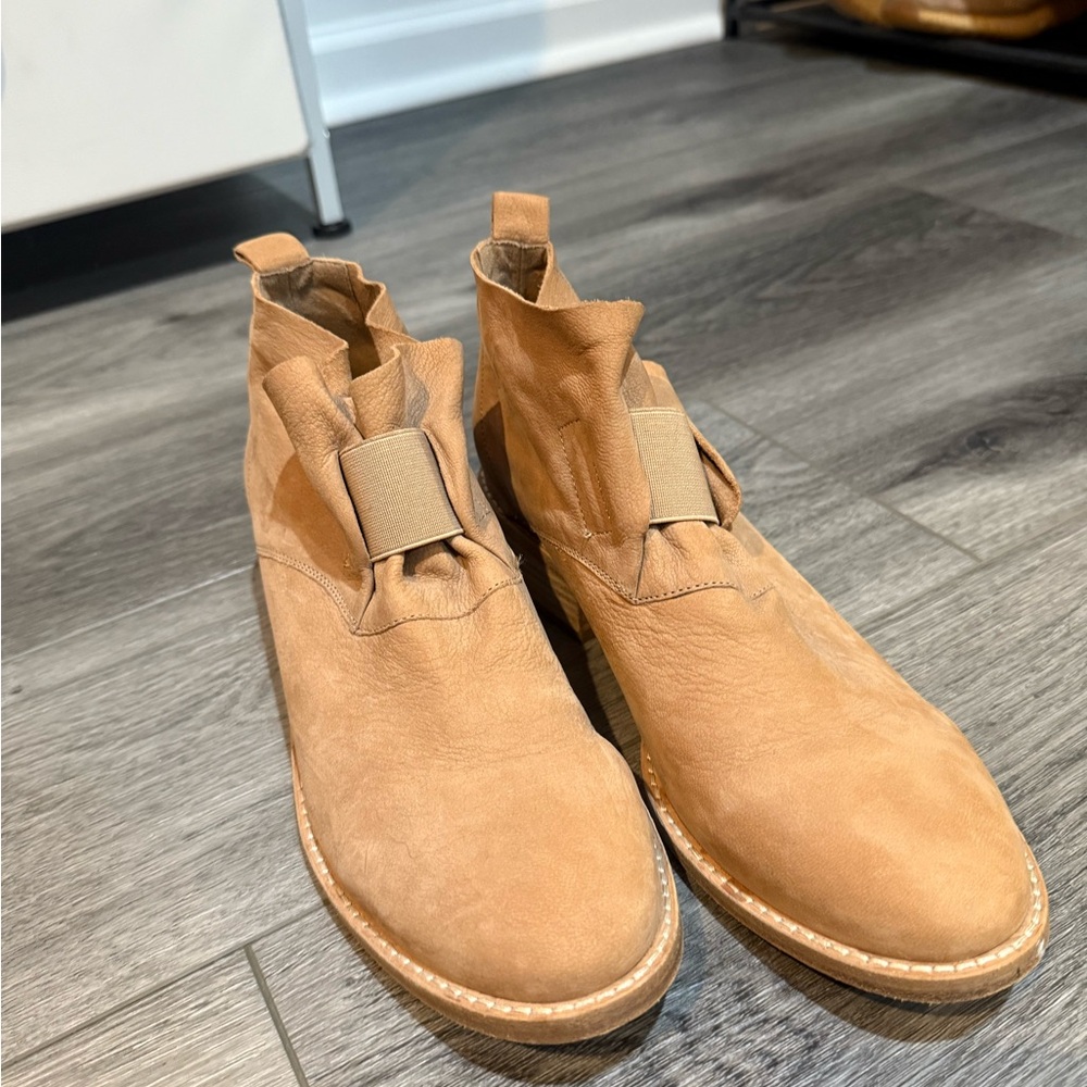 Eileen Fisher Tan Chukka Boots